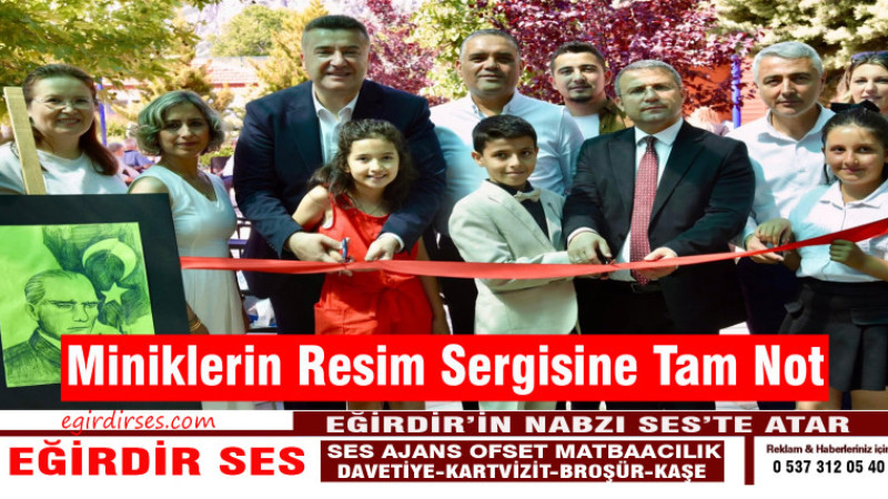 Miniklerin Resim Sergisine Tam Not 
